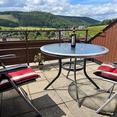 Gemuetliche 3-Zimmer-Wohnung Mit Panoramablick Und Kostenlosem Ueberdachten Parkplatz Winterberg Buitenkant foto