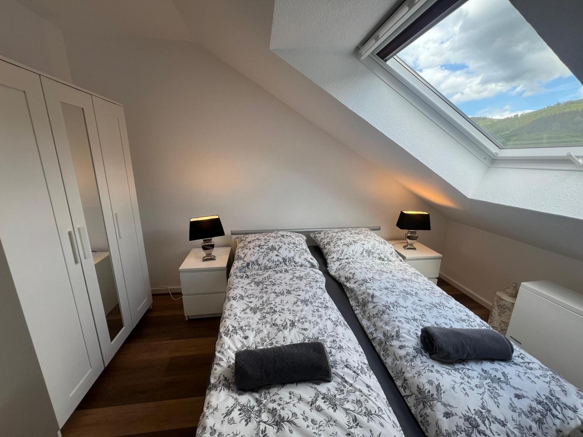 Gemuetliche 3-Zimmer-Wohnung Mit Panoramablick Und Kostenlosem Ueberdachten Parkplatz Winterberg Buitenkant foto